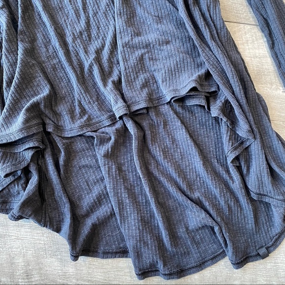 Lululemon black long sleeve high low shirt - Picture 2 of 5